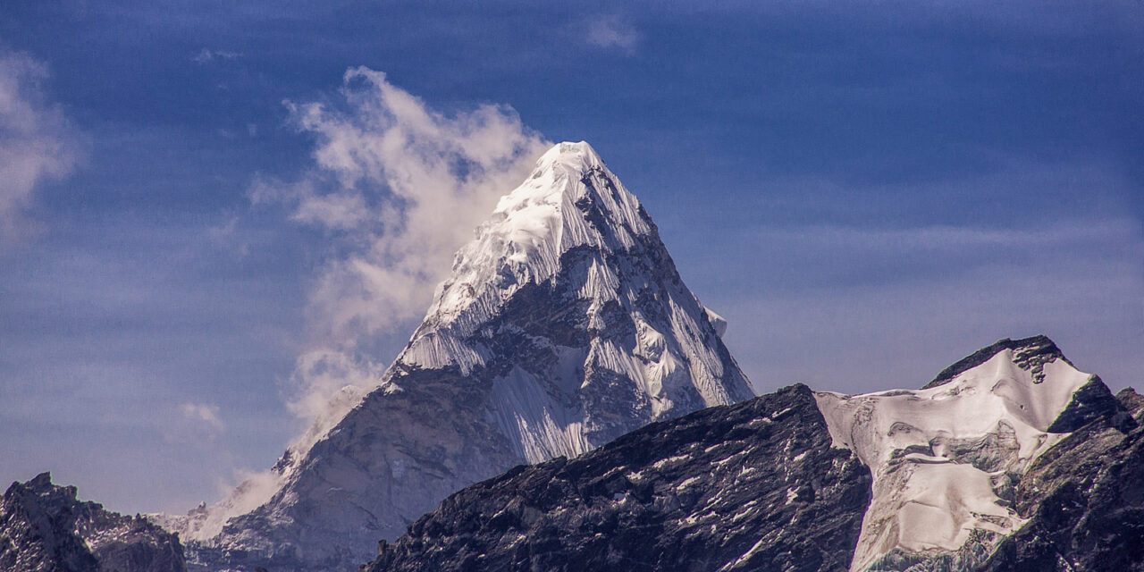 https://www.mfrreisen.de/wp-content/uploads/2023/10/nepal_mount-everest-1280x640.jpg