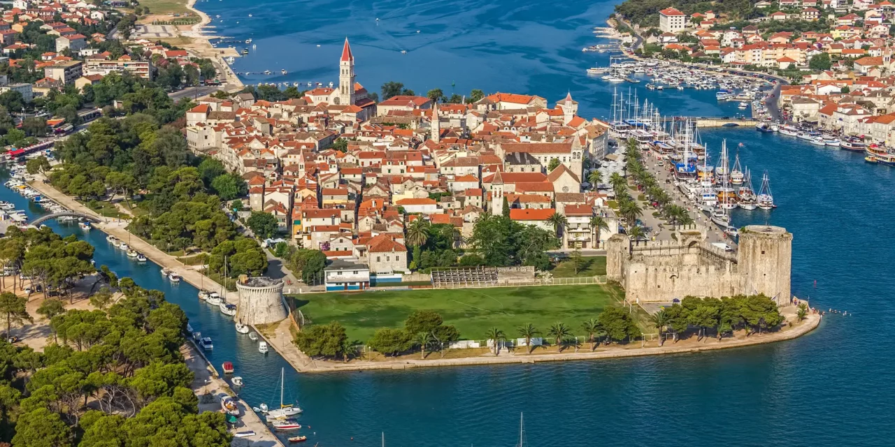 https://www.mfrreisen.de/wp-content/uploads/2024/01/Trogir_Panorama-1280x640.webp